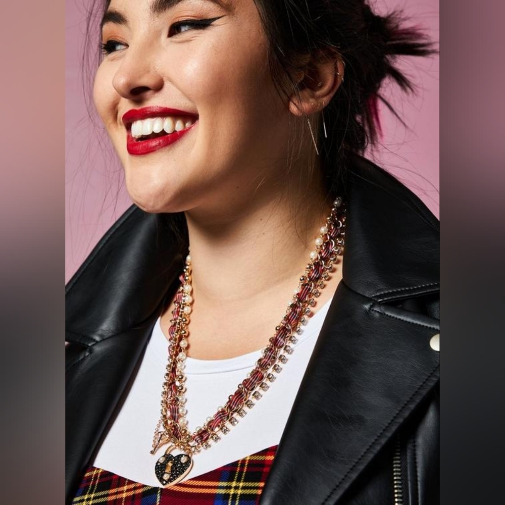 Torrid Betsey Johnson plaid red lock and key necklace.. so cute 😍 NWT